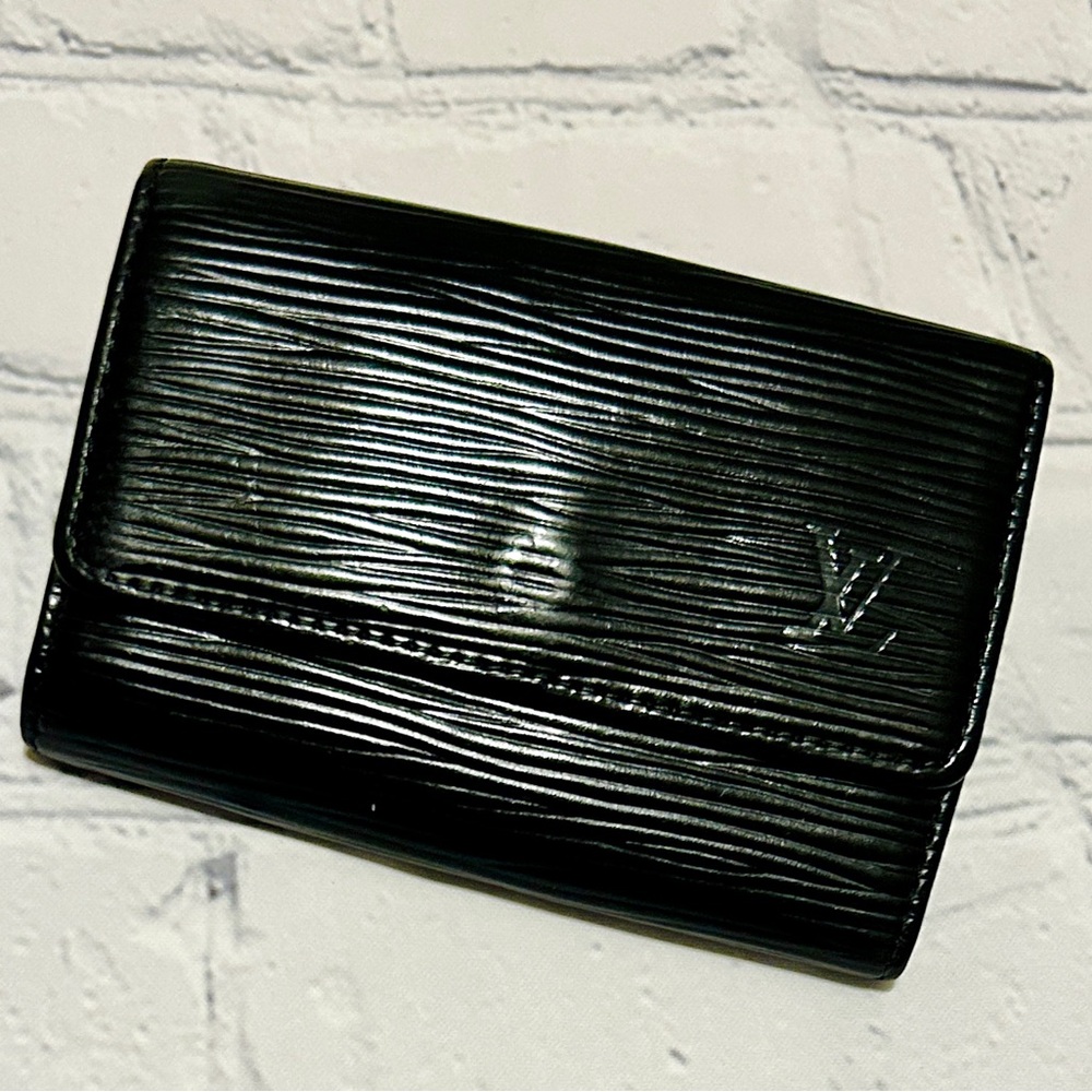 EUC Louis Vuitton Black Epi Key Holder